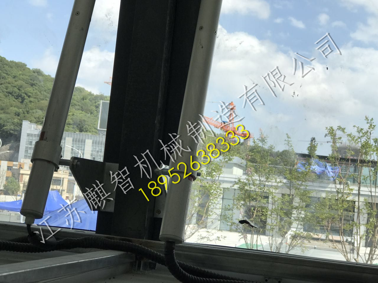 ���̰���